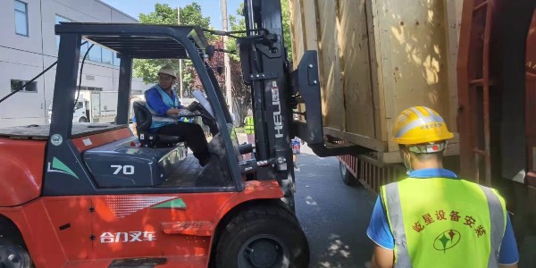 上海工廠(chǎng)生產(chǎn)設(shè)備安裝選擇設(shè)備安裝公司時(shí)需要注意什么