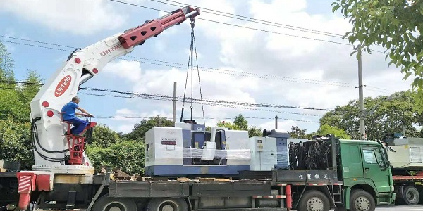 屹星設備吊裝搬運公司：室內低空吊裝與高空吊裝的差別