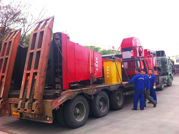 液壓龍門(mén)吊運(yùn)輸