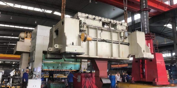 工廠設(shè)備搬運上樓選擇上海屹星