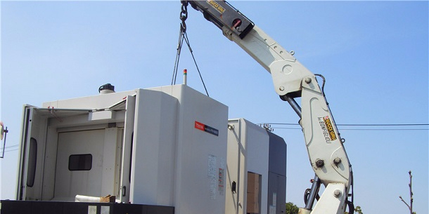 上海大型機(jī)械設(shè)備搬運(yùn)公司哪家好？ 上海機(jī)械設(shè)備吊裝公司哪家好？