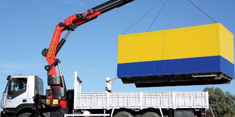 設(shè)備吊裝公司哪家好？  設(shè)備吊裝要注意哪些安全事項(xiàng)。