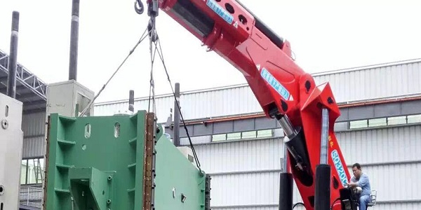 大件重物起重吊裝搬運(yùn)過程中如何選擇千斤頂？起重吊裝搬運(yùn)公司哪家好